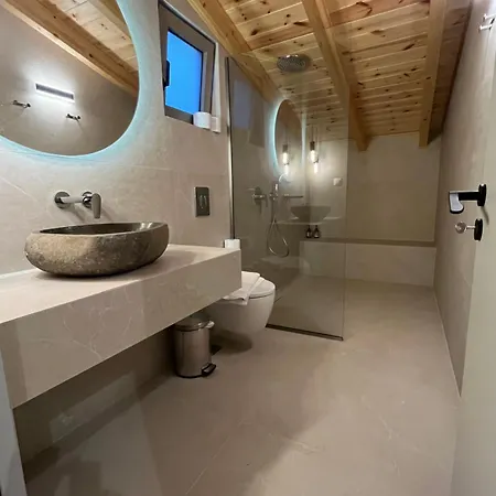 Pelagia Корони